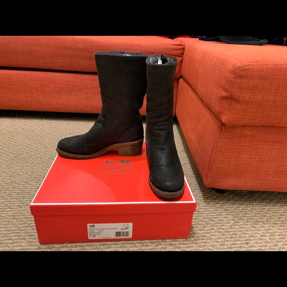 ✨SOLD ✨Coach Patsy Metallic Wash Shearling Boots - Picture 4 of 12